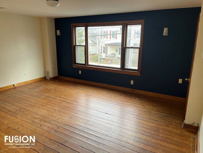 Building Photo - 61 Front St