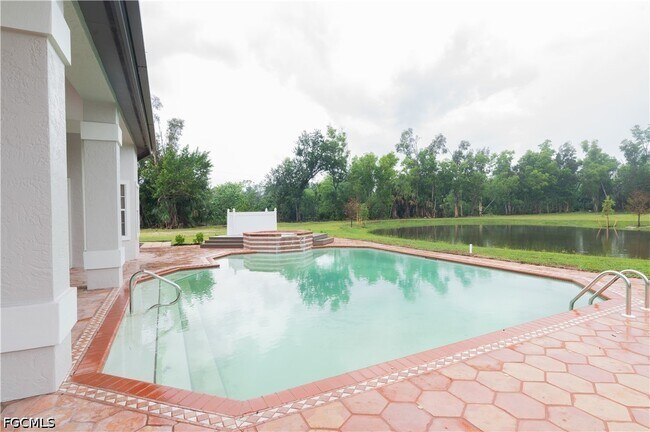 Building Photo - 15200 Sweetwater Ct