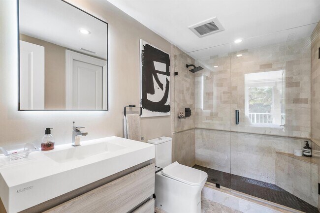 Building Photo - 2774 S Ocean Blvd