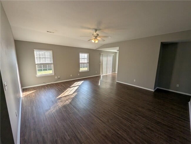 Building Photo - 840 Ash Ct