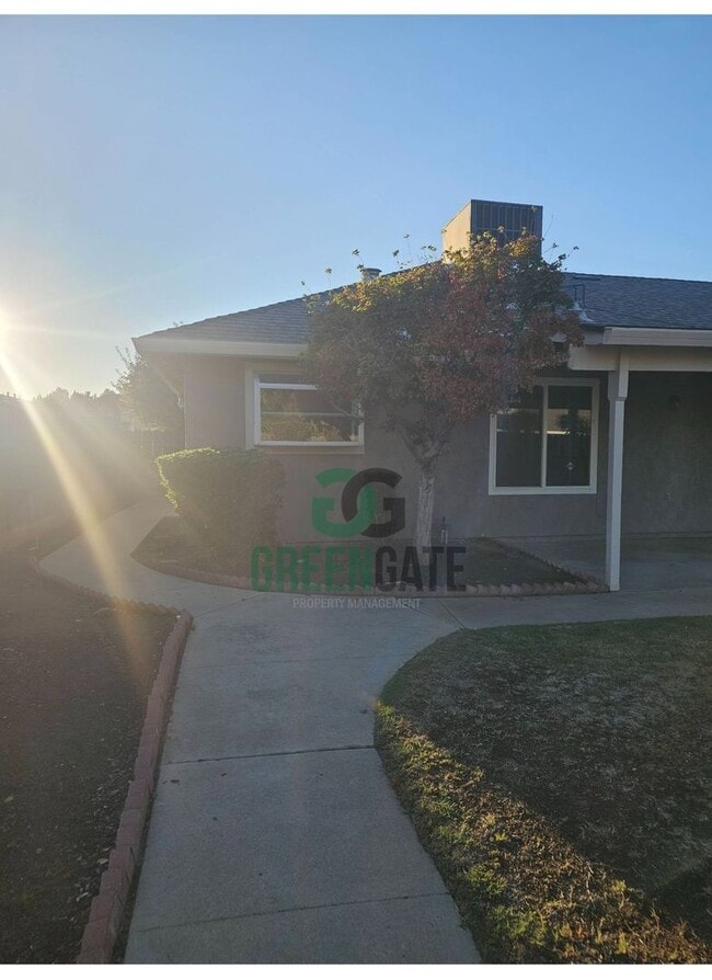 Building Photo - Beautiful 3 BEDROOM 2 BATH HOME IN MODESTO...