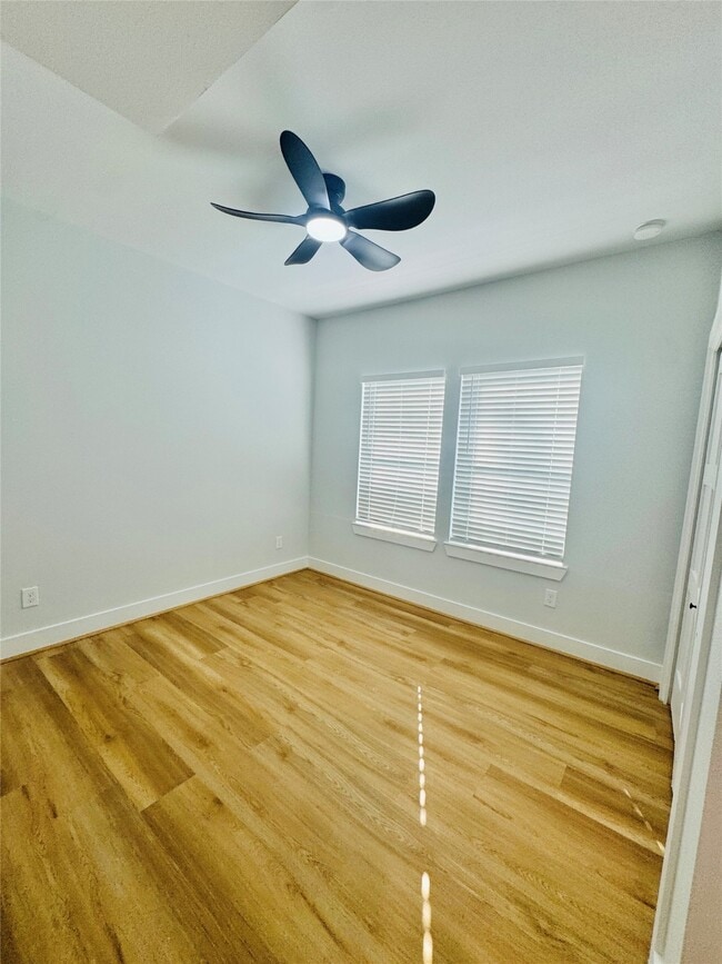 Building Photo - 5420 Elysian St