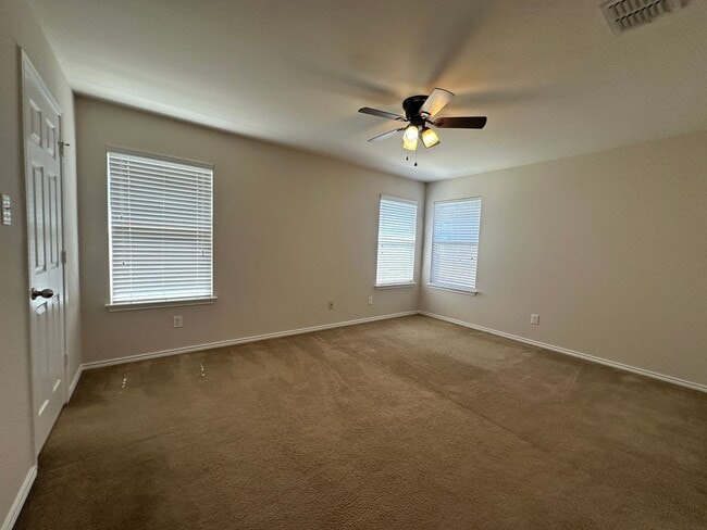 Building Photo - 3 Bedroom 2 bath Home in NW San Antonio Re...