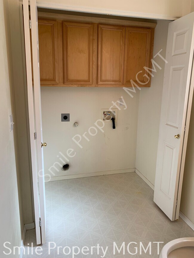 Building Photo - 4614 SE 86th Ct