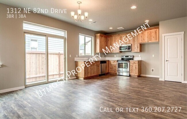 Building Photo - 1312 NE 82nd Dr