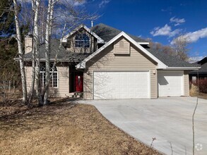 Building Photo - 4 Bedroom Home on the 7th Hole of the Dalt...