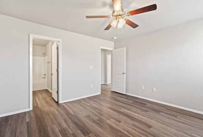 Building Photo - *Pre-Leasing* Three Bedroom | Two Bathroom Duplex with Full Service Lawn Care in Lawlis Ranch