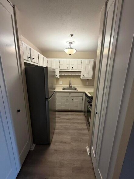 Building Photo - 4200 W Rivers Edge Cir