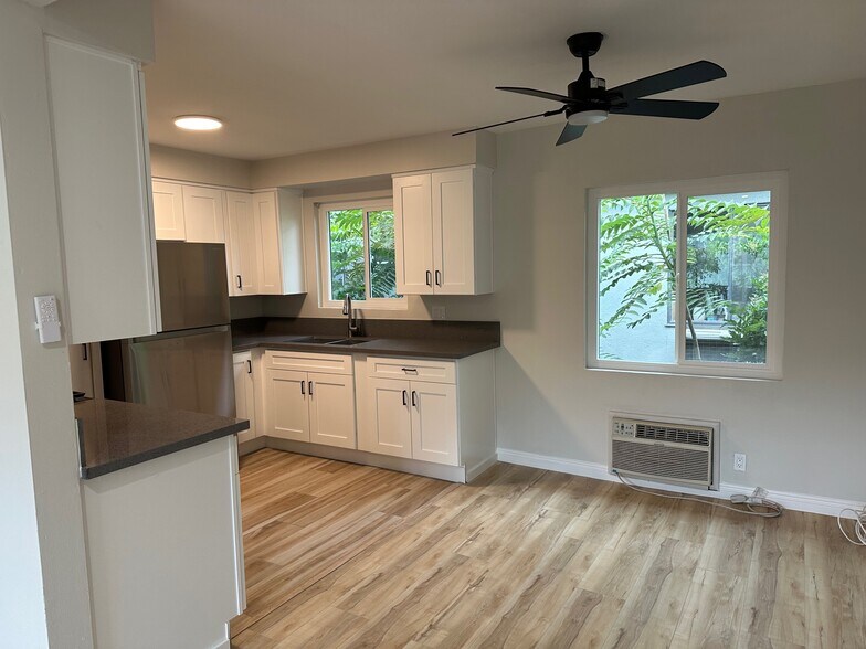 Building Photo - 4531 Hazeltine Ave
