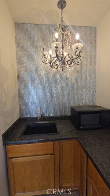 Building Photo - 515 S Helberta Ave