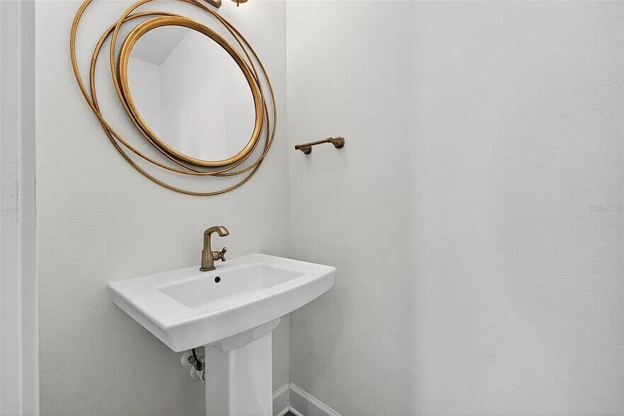 Building Photo - 104 26th St N