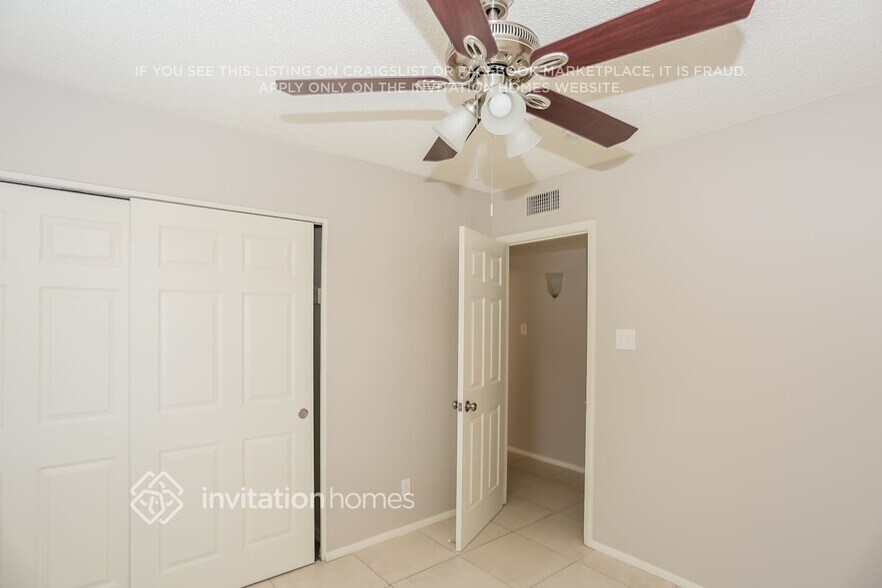 Building Photo - 5726 N 46th Ave