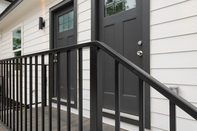 Building Photo - 2316 McKee St