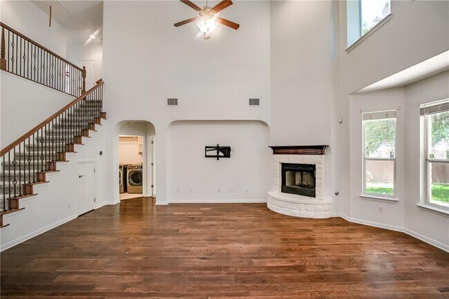 Building Photo - 401 Ridgetop Bend