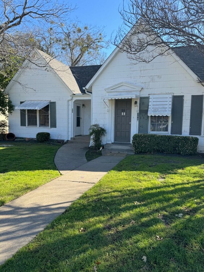 Building Photo - Historic CHARM  + Wood Floors + Across fro...