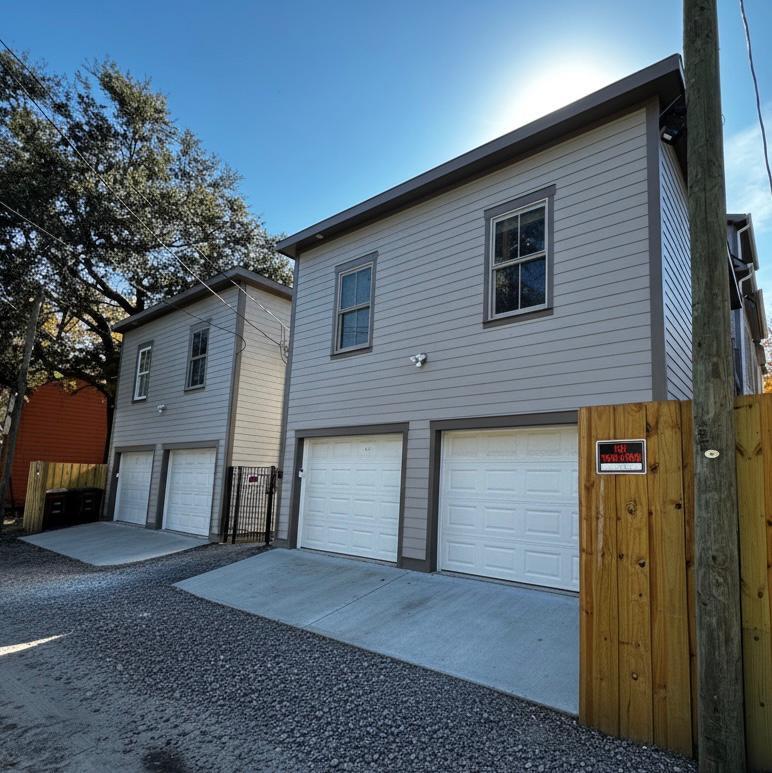 Building Photo - 530 E Park Ave