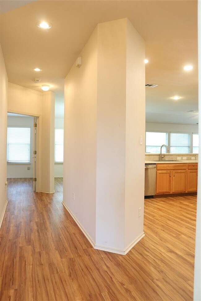 Building Photo - 1811 W Pflugerville Pkwy