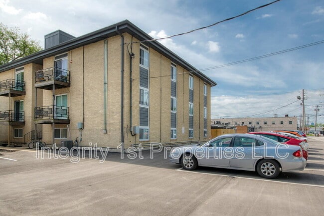 Building Photo - 2114 Swift St