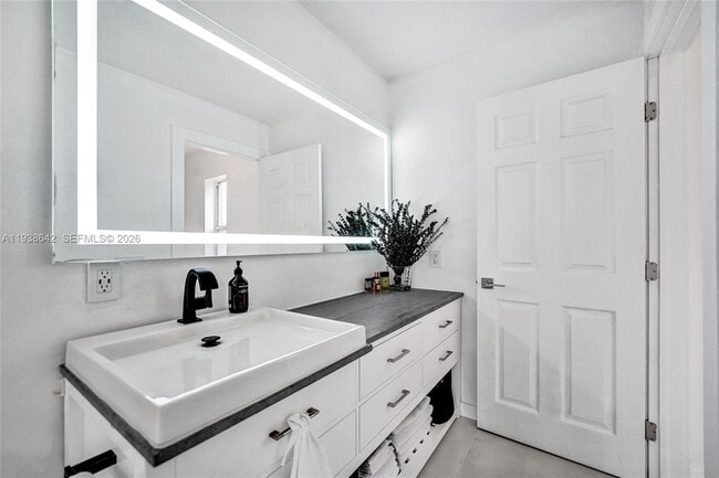 Building Photo - 648 Sand Creek Cir