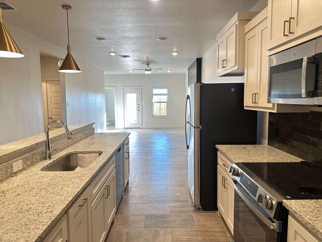 Building Photo - 1113 N 7th St