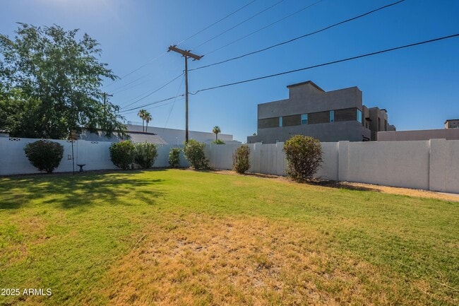 Building Photo - 6808 E Loma Land Dr