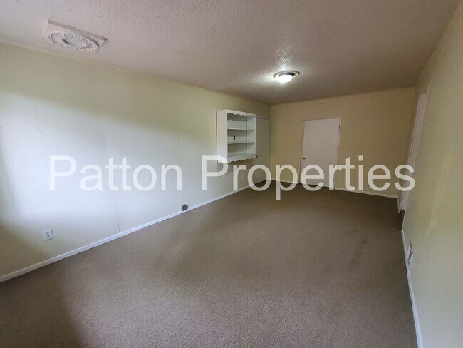 Building Photo - Forest Acres Home