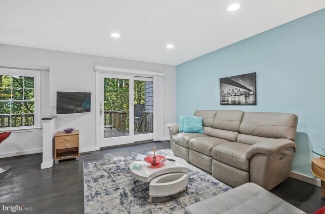 Building Photo - 9801 Burke Pond Ln