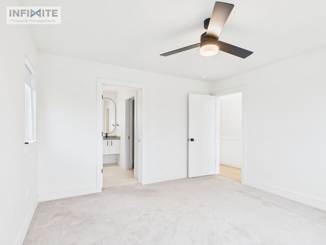 Building Photo - Modern Finishes & Bozeman Living!