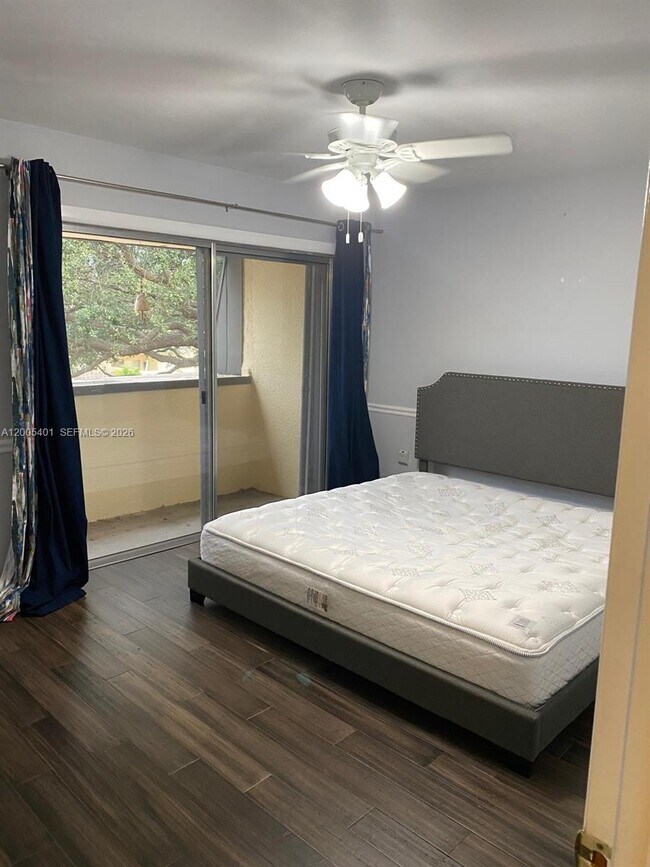 Building Photo - 8761 SW 137th Ave