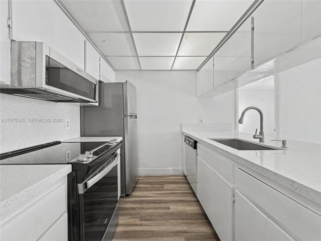 Building Photo - 8120 Geneva Ct