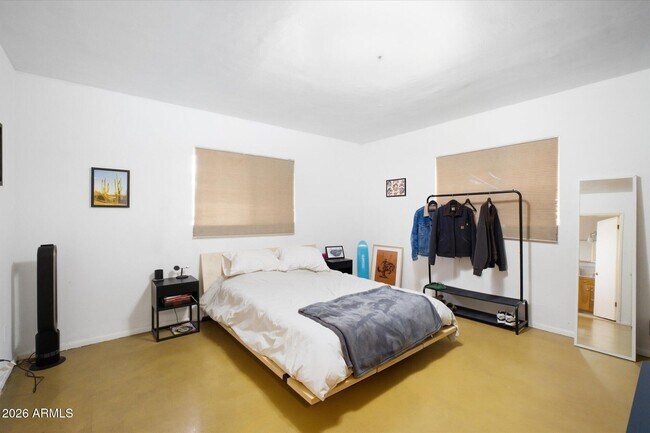 Building Photo - 1701 E Tuckey Ln