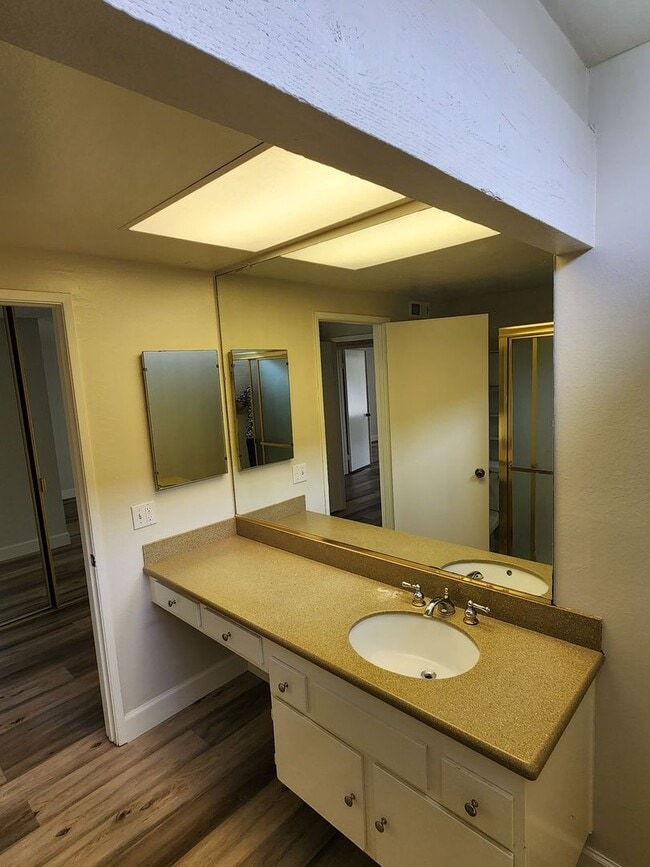 Building Photo - Beautiful Single Story in Mission Viejo