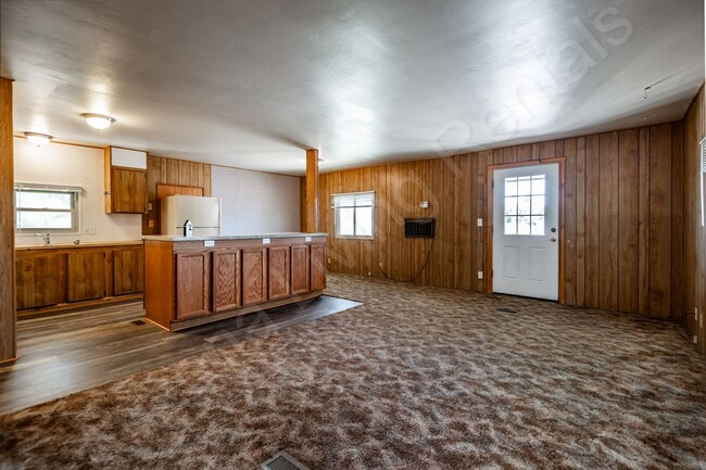 Building Photo - MOVE IN SPECIAL, $475 OFF FIRST MONTH