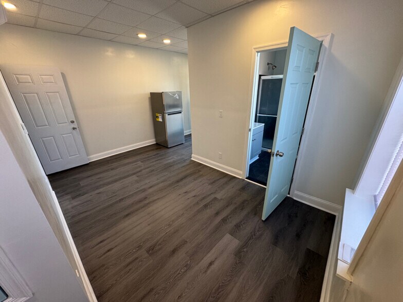 Building Photo - 1527 Tasker St