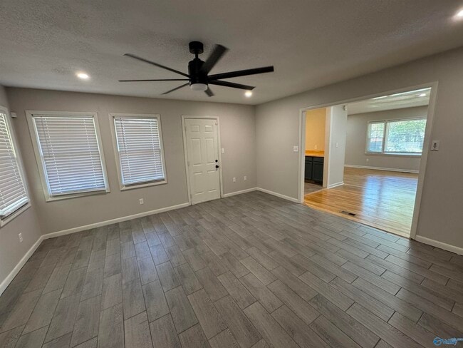 Building Photo - 918 Woodall Ln NW