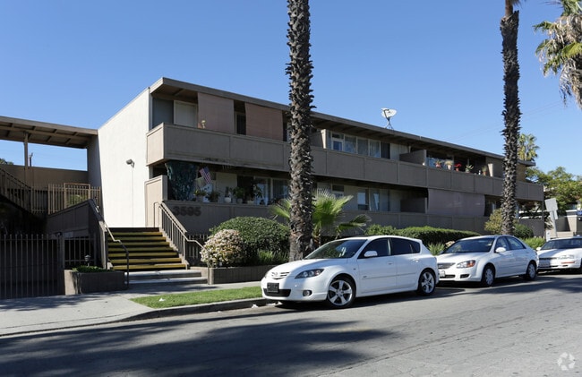 Primary Photo - 3595e