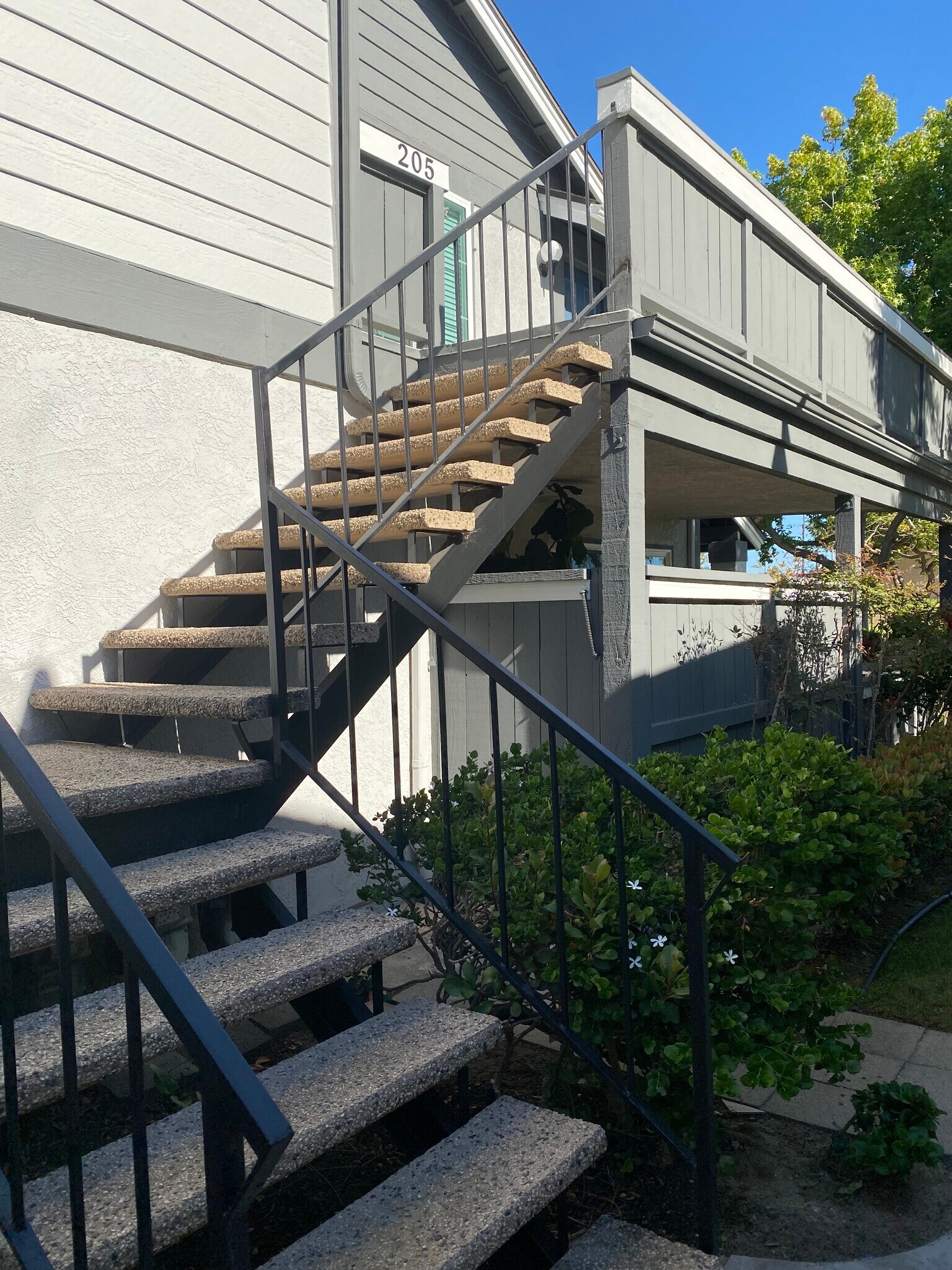 Building Photo - 18252 Parkview Ln