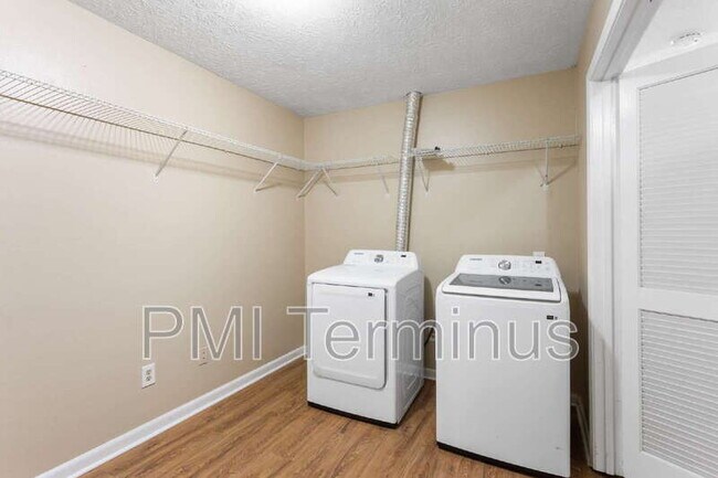Building Photo - 2672 Moss Ln
