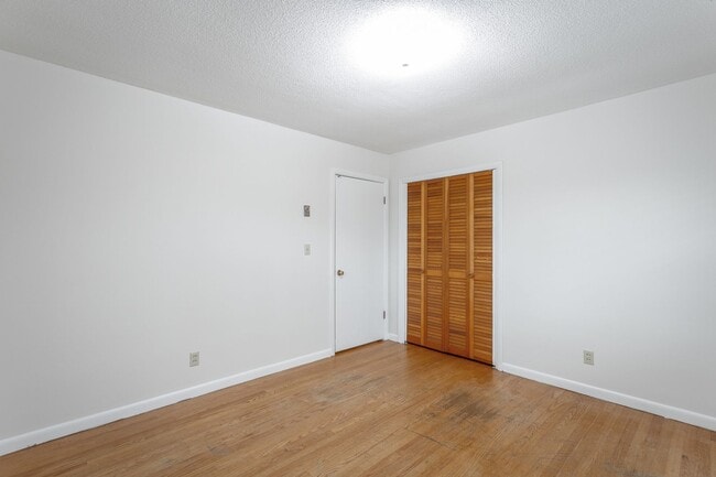 Building Photo - 3 Bedroom · 2 Bath Home in East Brainerd Near Hamilton Place