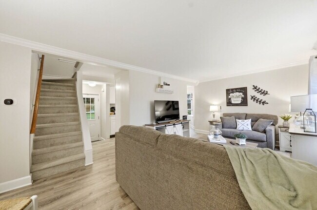Building Photo - Furnished 3-Bedroom Single-Family Home in Lancaster