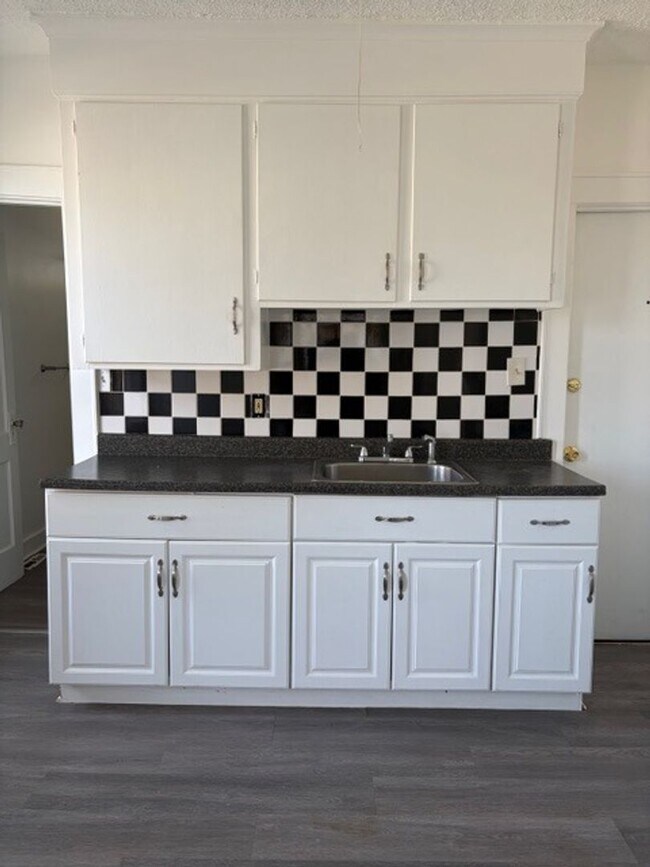 Building Photo - 119-121 Hobart Street