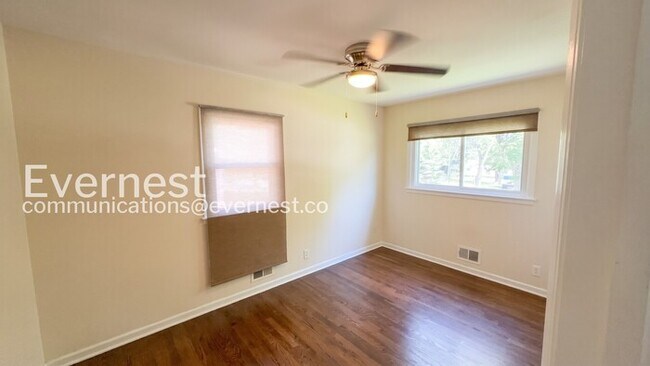 Building Photo - 7306 Larsen Ln