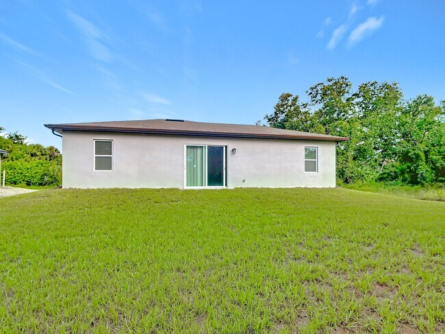 Building Photo - Brand New Home in North Port *3 Bedrooms & 2 Baths*