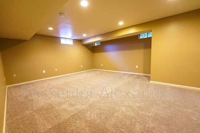 Building Photo - 20 Boulder Dr