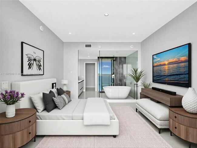 Building Photo - 700 NE 24th St