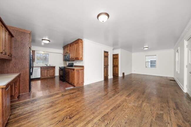 Building Photo - 2512 Salem Blvd