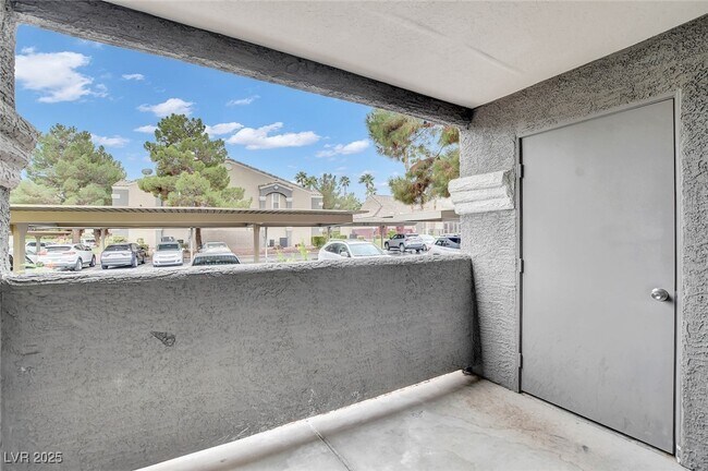 Building Photo - 5055 W Hacienda Ave