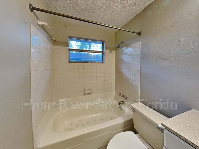 Building Photo - 1207 E 108th Ave