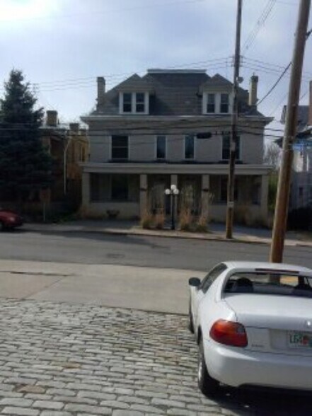 Building Photo - 1820 Winhurst St