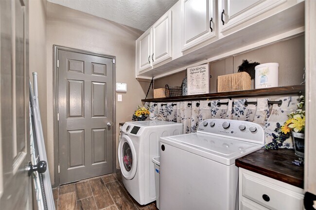 Building Photo - 6706 Lindale Manor Ct